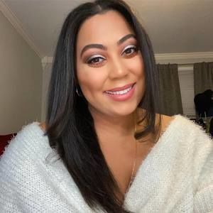 Meet your Posher, Alexia